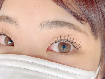 ラッシュアンド(lash and)の写真/【LEDエクステなら早くてキレイに仕上がる♪】さらにお肌に優しいグルーで染みずにストレスフリー！
