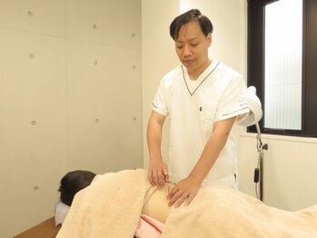 ムラサキ鍼灸治療院(MURASAKI鍼灸治療院)の写真/【施術歴13年＆施術件数3万件以上】プロアスリートのケアもしてきたスゴ腕オーナー！男性にもオススメ◎