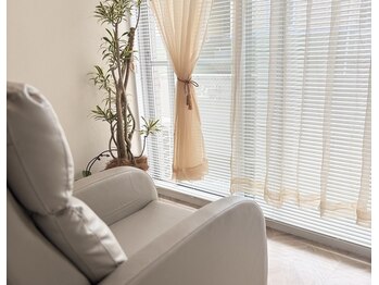 トレス(tres)/店内|リクライニングソファ