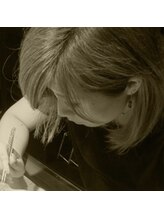 アプサラス プティ(Apsaras putih) 宇都