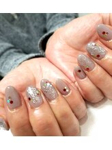 ラヴィネイル(La Vie Nail)/グレージュ/フラワーネイル