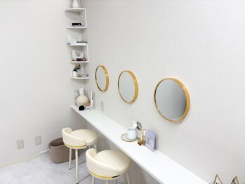 レヴ 草加店(LEV.)/メイクスペース