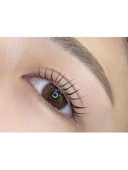 ナチュラル上品な目元にしたい