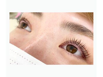 ロコラッシュ 新宿東口店/まつげパーマ/パリジェンヌ