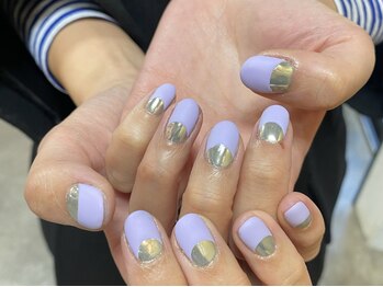 カーティシーネイルズ(curtisii NAILS)/ミラーハーフムーン