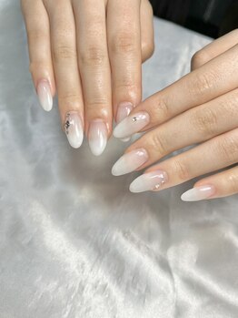 ここちネイルの写真/《フィルイン施術》ジェルをしながら自爪育成ができるメニューも豊富！悩みを解決しながら上品な手元へ☆