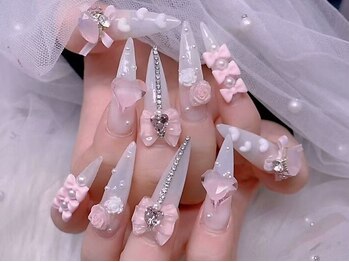 ユミ(U mi)の写真/800色以上のカラー,豊富なパーツからお好きなものを選らんで華やかネイル!22時迄営業/西武新宿駅アクセス◎