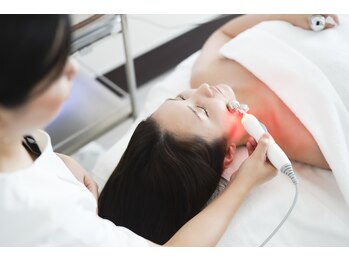 プラウド(Proud)/ガルバニック美容液導入