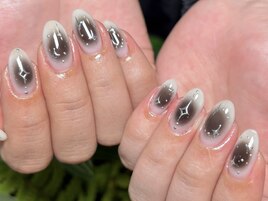 黒チークネイル