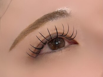 ルルバイアズール 草加店(LULU by azule)/100本でキレイで華やかな目元♪