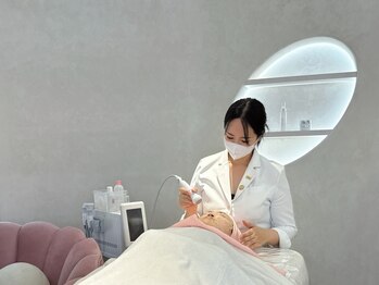 カレンジェビューティー(CarengeBeauty)の写真/【毛穴×ニキビ改善のWケア】丁寧な洗浄と肌質別アプローチでつるんと素肌へ◎ホームケアアドバイスも充実