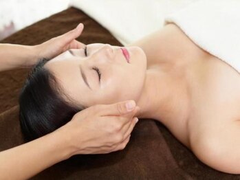 ポノ 佐久店(pono)の写真/《小顔に特化！》通うたびに効果を実感！大胆なリフトケアを目指す小顔矯正テクニック★メンズも大歓迎◎