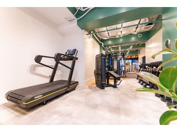 プラスワン 秋葉原店(Plus One)/ジムエリア