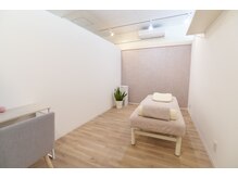 トラスト整体院 袋井院の雰囲気（個室も完備している為ゆったり施術を受けられます。）