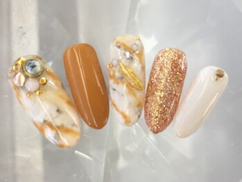 ラリュールネイル(L'Allure nail)/タイダイ柄×キャメル¥8200