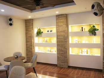 ラファアイランド 福岡天神本店/ディスプレイ