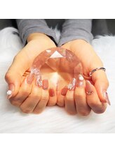 リンダ(Linda)/バラや蝶を付けて上品華やかに