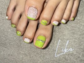 フレンチ×フラッシュネイル