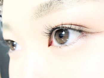 ラズル ダズル(RAZZLE DAZZLE)/セーブルエクステで軽いつけ心地