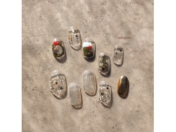 シルニー リム(Silny rim)/アシンメトリーニュアンスネイル