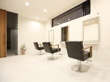 アルコ(arco)/1階は美容室