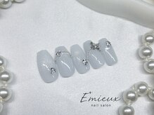 エミュー(Emieux)/蝶々ネイル