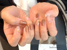 ネイル エミュスト(Nail Emuest)/スタッズネイル