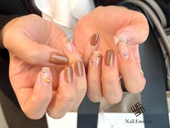 ネイル エミュスト(Nail Emuest)/スタッズネイル