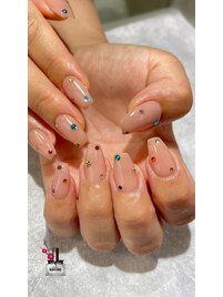 宝石ネイル