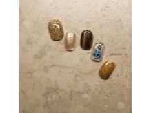 シルニー リム(Silny rim)/アシンメトリーニュアンスネイル