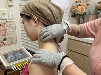メディカルサロン フィオレ(fiore)の写真/ヘッドスパで巡りを良くし、体調も整える！疲れ・デスクワーク等による目の疲れ・肩凝り・スマホ首を解消◎
