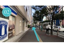 アンドナイン(AND NINE)/博多駅筑紫口バス停まで直進