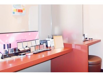 ジェイエステティック フレスポ秋田御所野店/お帰り前は充実のメイクブースへ