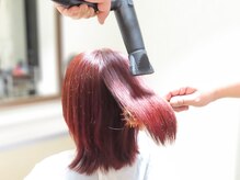 美容室併設だからお帰りの簡単なヘアセット無料♪無料駐車場あり