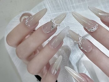 フェリ(Feerie)の写真/フォルムにもこだわる長さ出しで指先を美しく華やかに☆お好みの長さやデザインでなりたい指先を叶えます♪