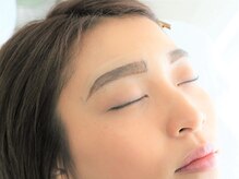 ～筋肉の動きと骨格を見極めて[似合わせ眉毛]の型取りを～