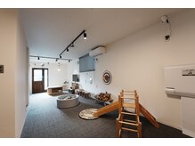 ワズ ツクバ(Was TSUKUBA)の雰囲気（施術中はキッズスペースでお子様も楽しくスタッフと待ってます♪）