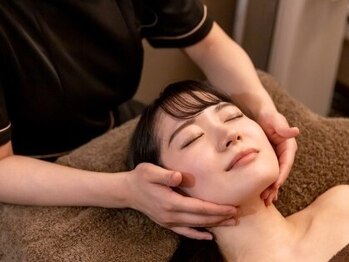 ソラ(sola*)の写真/お顔のたるみが気になる方に☆お顔の悩みはデコルテ・頭皮から!韓国式本格コルギで引き締め効果抜群♪