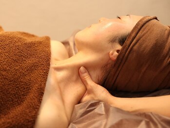 マーレ(Mare)の写真/【じんわりコリをほぐす天然アロマリンパマッサージ】≪首肩コリ/腰痛≫70分¥7700→¥5500