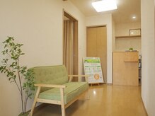 いわさき接骨院の雰囲気（待合室）
