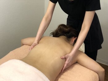 ルーナマーレ(Lunar mare)/背中全体もしっかり流します♪