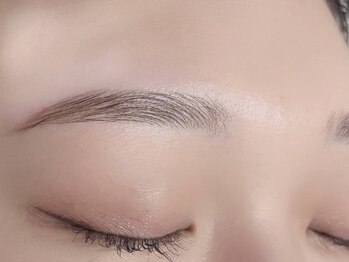 サーデ(saade)の写真/眉毛メイクが苦手な方＆メイクの時短にオススメ！骨格に合わせて美しい目元を実現。お得なクーポンあり◎