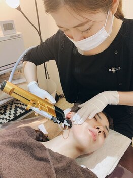 アンドアール(Beauty Place and-R)の写真/皮脂や黒ずみ撃退♪毛穴の大掃除ハイドロ毛穴洗浄×ビタミンパック×ヒト幹培養美容液でつるつるむき卵肌◎