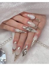 カラーズ(colors)/ホワイト×ゴールドビジュー☆