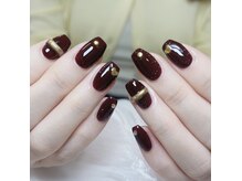 シンプルだけどおしゃれなマグネットネイル大人気◎