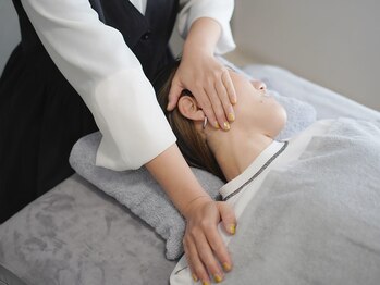 エム アンド エヌ アンド ジー(M&N&G)/小顔矯正