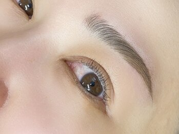 トゥモローズ(TOMOROWS)の写真/骨格に合わせてご提案！いつでも安定したキレイな眉で、毎日をHAPPYに♪アイブロウワックスのみも可◎