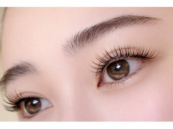 エメローズ 心斎橋店(AIMEROSE)の写真/濃すぎ濃すぎず盛れるLEDマツエク120本￥4950/80本￥4400！軽量×モチ抜群◎バインドロック100束￥6050