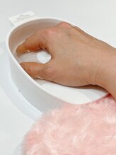 ピンクのラナンキュラス/施術中