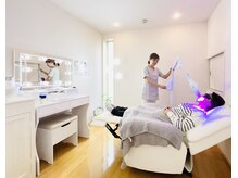 ホワイトニングビューティー 市川妙典店/ホワイトニング風景